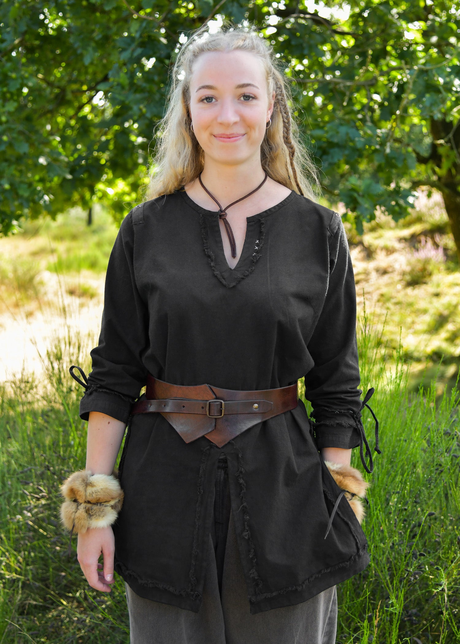 Keskiaikainen korsettivyö, nahkaa