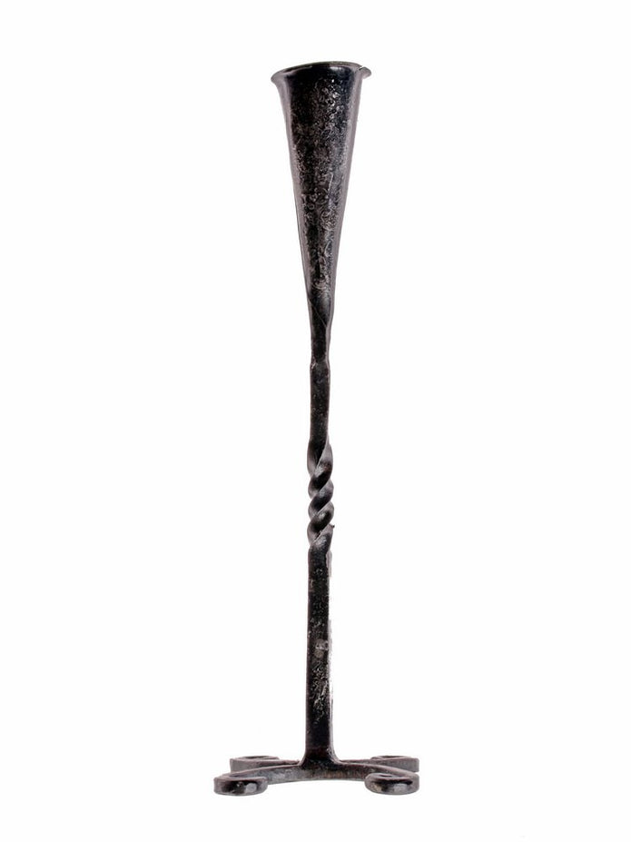 Keskiaikainen kynttilänjalka "Morgaine"