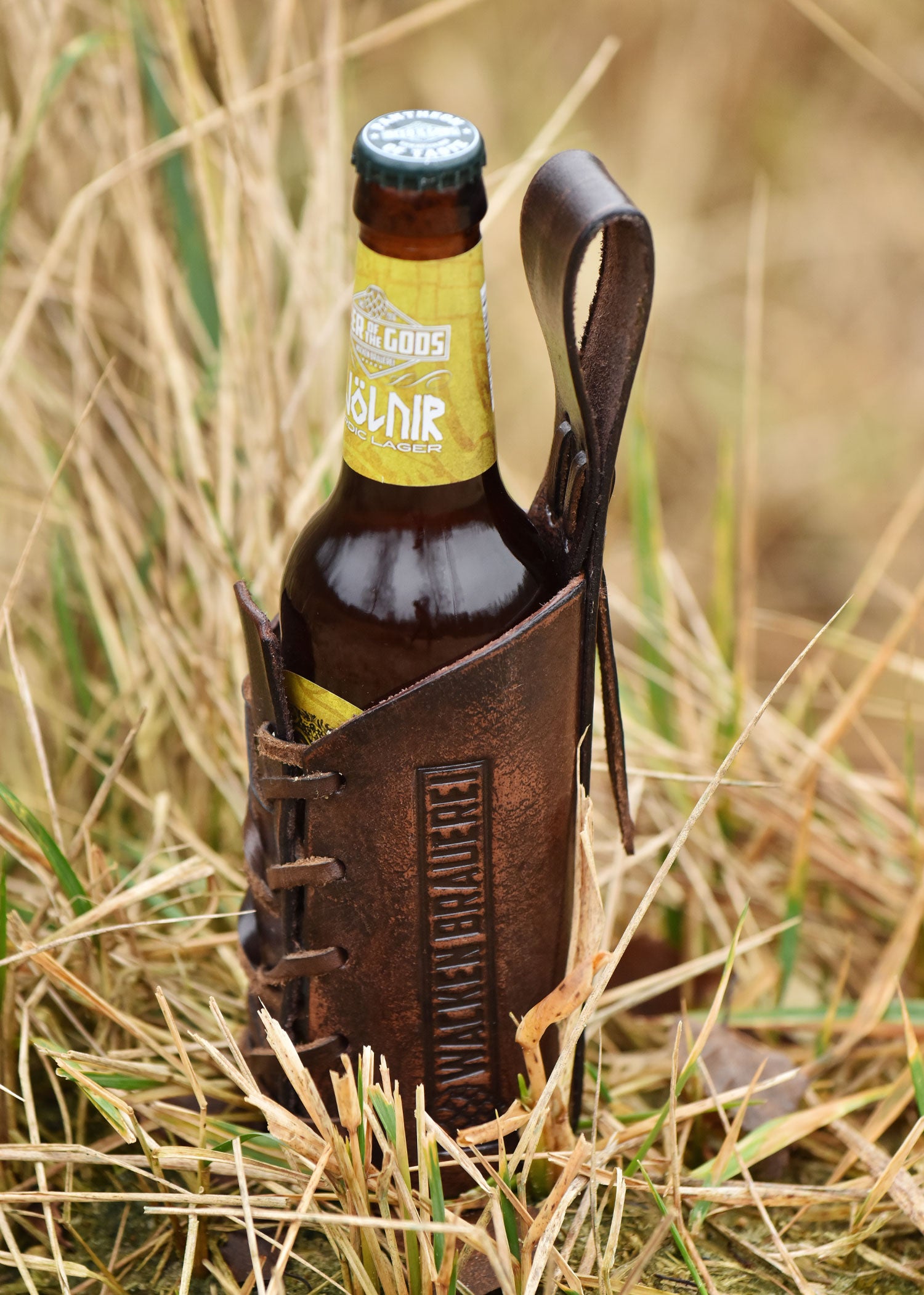 Nahkainen pulloteline vyölle 0,33 l pulloille, logolla – Wacken Brewery